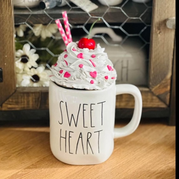 Rae Dunn Sweet Heart Mug with topper - Picture 1 of 1